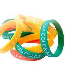 Bracelets personnalisés en silicone à collectionner pour IKKS - Bracelet goodies enfant
