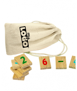 jeux en bois avec une pochette en coton. Aide les enfants dans l'apprentissage des nombres